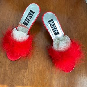 SEXY Slippers. Perfect for Romantic evenings, vacation or luxury lounging 😉